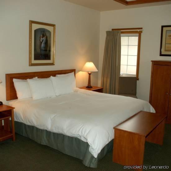 Deer Harbor Resort Room photo